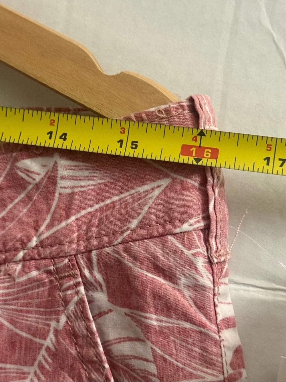 Izod Pink Leaf-Print Flat Front Men's Shorts